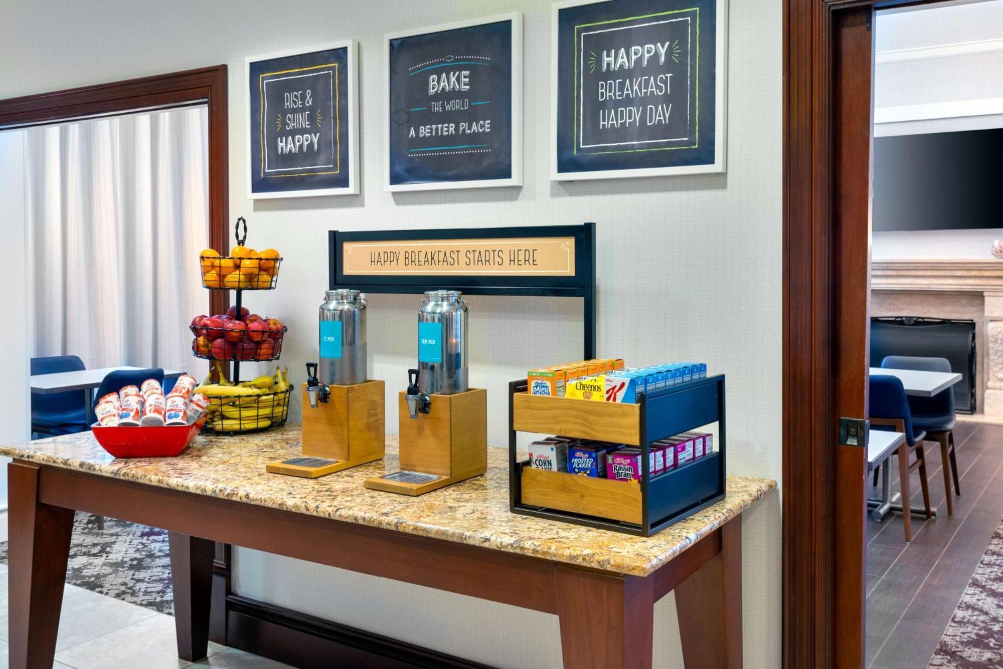 Hampton Inn And Suites Hartford/Farmington Buitenkant foto